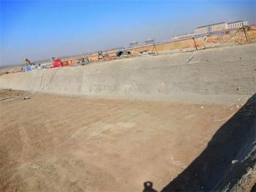 阿勒泰高铁桩基础建设